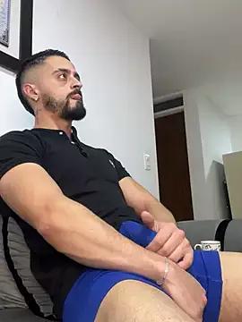MAXIMUS_MASTE3 from StripChat is Freechat