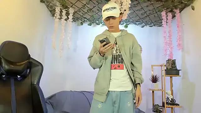 Maxxi_hot23 from StripChat