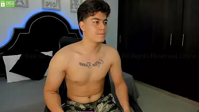 MaxxiCruz from StripChat