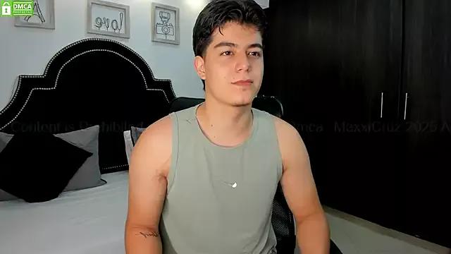 MaxxiCruz from StripChat