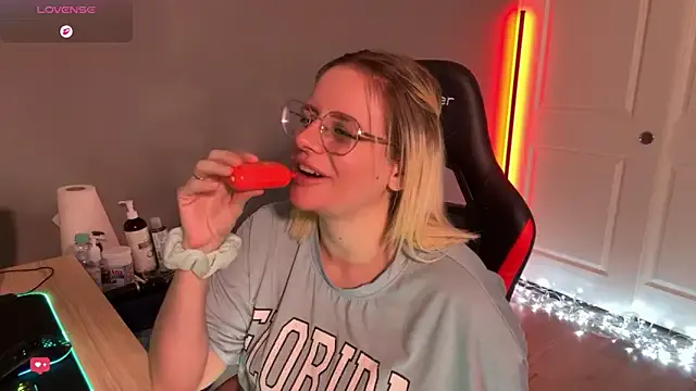 MAXXXTV on StripChat 