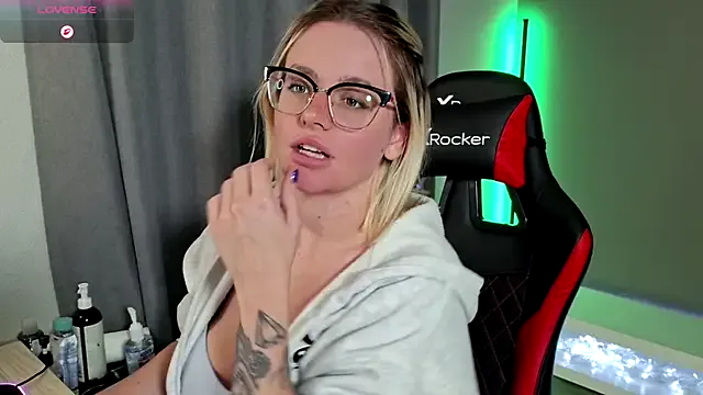 MAXXXTV on StripChat 