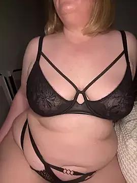 Maya_R from StripChat is Freechat