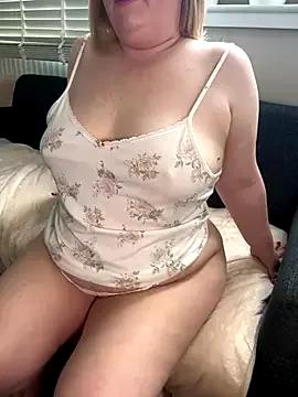 Maya_R from StripChat is Freechat
