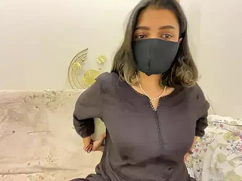 MaYaa__11 from StripChat
