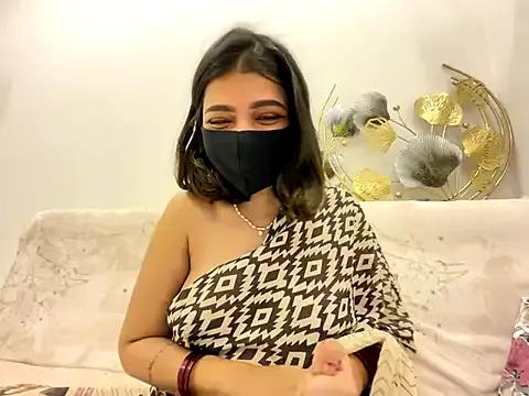 MaYaa__11 from StripChat