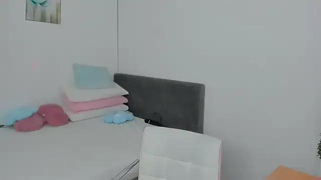 MayaaaM from StripChat is Freechat