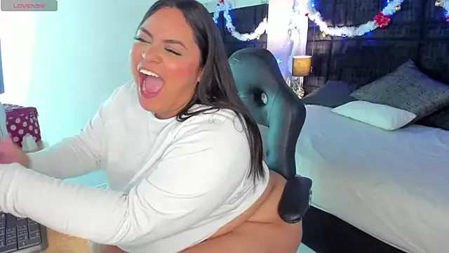 MayaCurvy on StripChat 