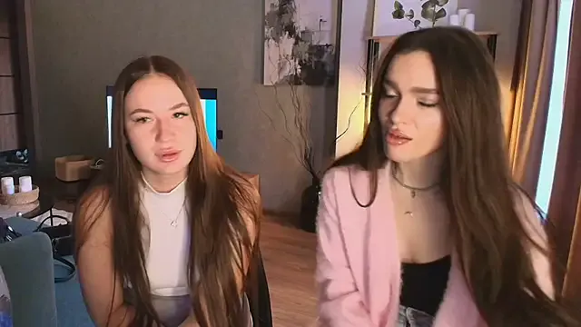 MayaGlow from StripChat is Freechat