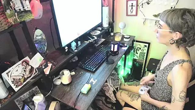 Try our streaming cams variety and talk on a personal level with our adorable girls streamers, showing off their bountiful shapes and dildos.
