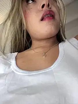 MayaMoanXXX from StripChat