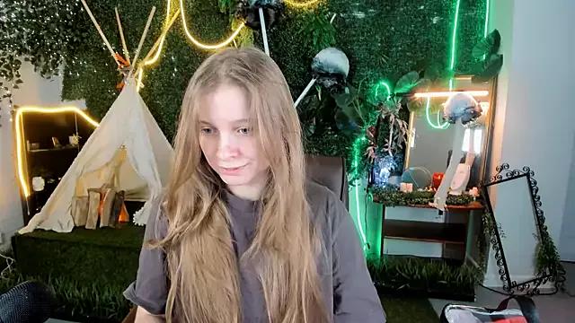 MayaSinabon from StripChat