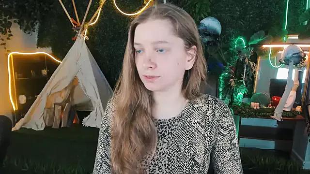 MayaSinabon from StripChat is Freechat