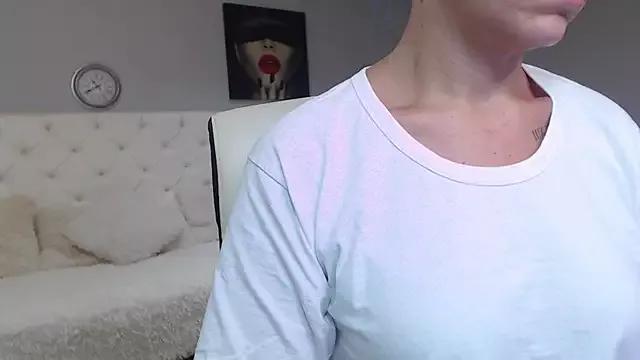 MayaWeisss from StripChat