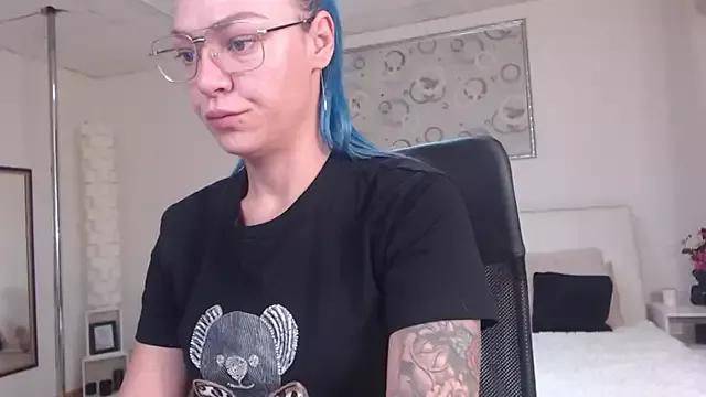 MayaWeisss from StripChat is Freechat