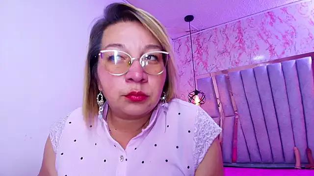 MaylinRosse_ from StripChat is Freechat