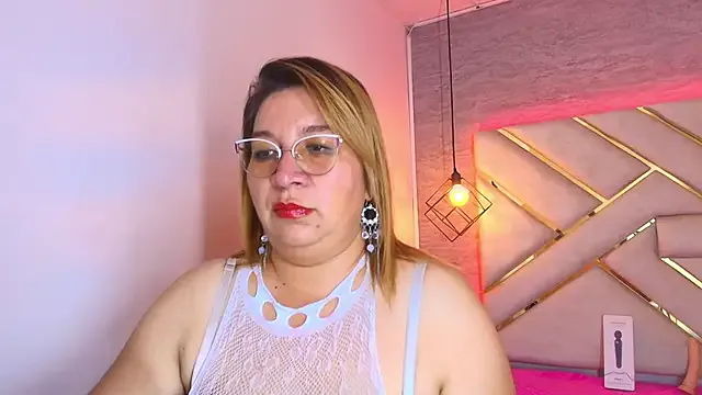 MaylinRosse_ from StripChat is Freechat