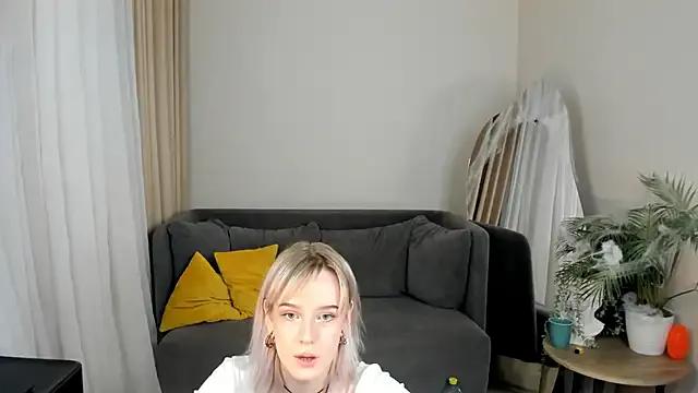 MayWins from StripChat is Freechat