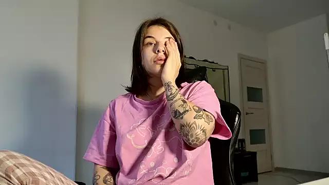 Try our streaming cams variety and talk on a personal level with our adorable girls streamers, showing off their bountiful shapes and dildos.