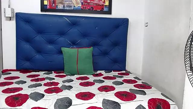 McMenaHot from StripChat