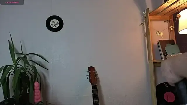 Me1inMonro from StripChat is Freechat