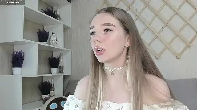 MechanicaBaby from StripChat is Freechat