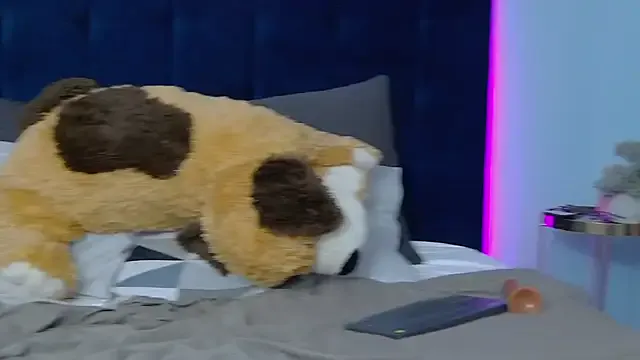 MedeyaStar from StripChat is Freechat