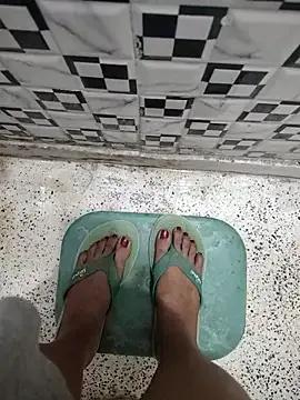 Meenu_bhabhi547 from StripChat