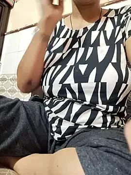 Meenu_bhabhi547 from StripChat