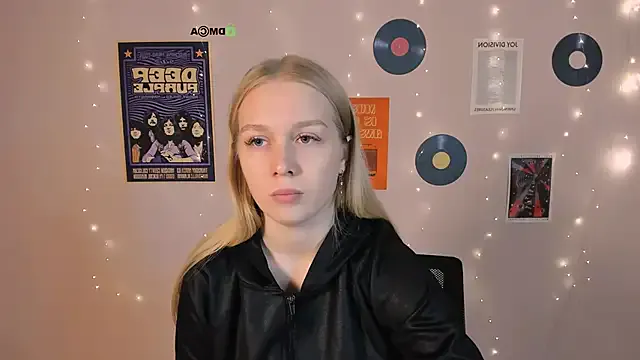 megan_cold from StripChat is Freechat