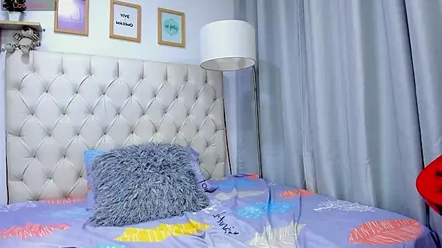 Try our streaming cams variety and talk on a personal level with our adorable girls streamers, showing off their bountiful shapes and dildos.
