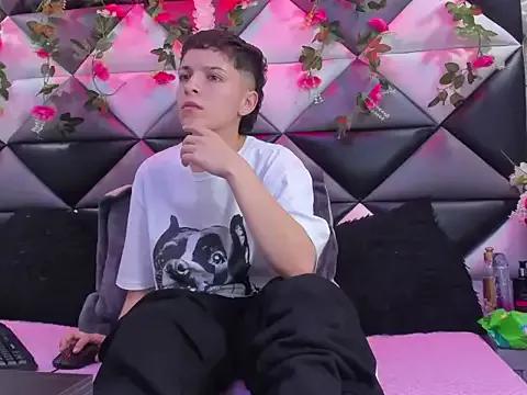Megan_Thompson_ from StripChat is Freechat