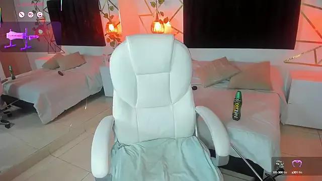 Try our streaming cams variety and talk on a personal level with our adorable girls streamers, showing off their bountiful shapes and dildos.