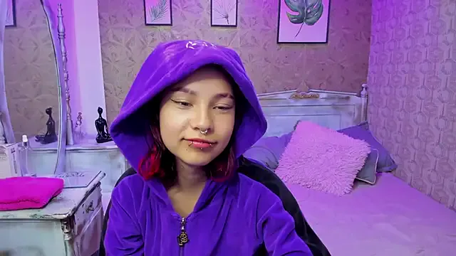 Megane_whitte from StripChat is Freechat