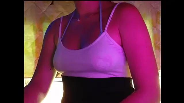meganmiauu from StripChat is Freechat