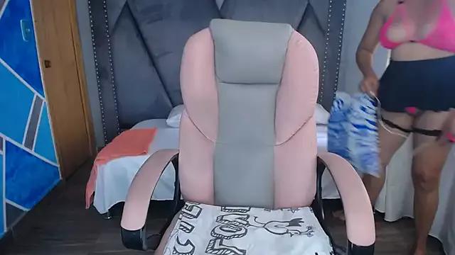 Try our streaming cams variety and talk on a personal level with our adorable girls streamers, showing off their bountiful shapes and dildos.