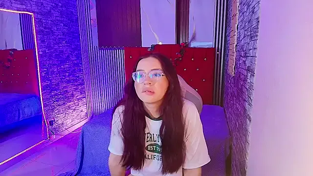 megansweet303av from StripChat is Freechat