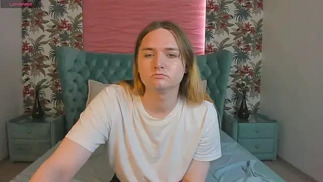 Melaniass from StripChat is Freechat