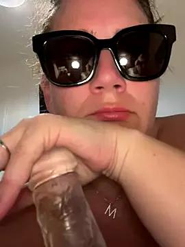 melanie75020 from StripChat is Freechat