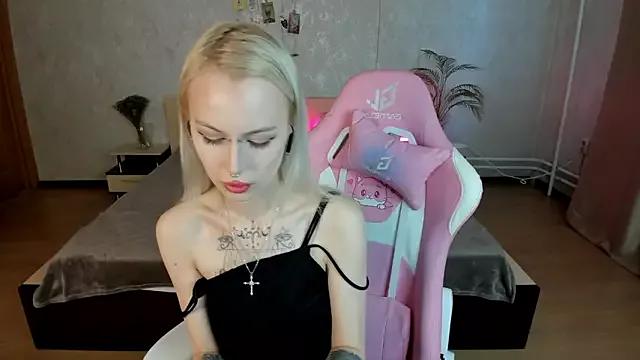 Try our streaming cams variety and talk on a personal level with our adorable girls streamers, showing off their bountiful shapes and dildos.