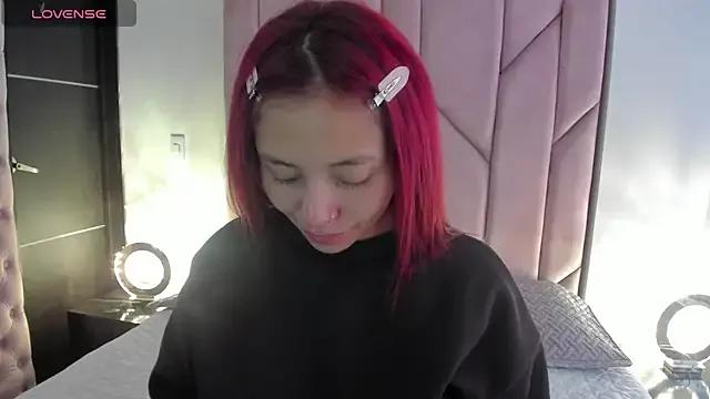 melanie_roux__ from StripChat is Freechat