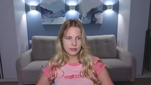 MelanieBennett from StripChat is Freechat