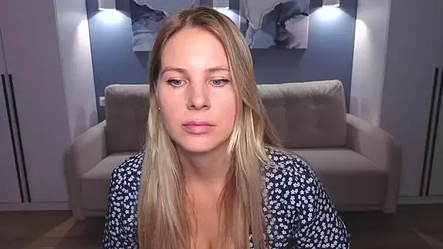 MelanieBennett from StripChat is Freechat