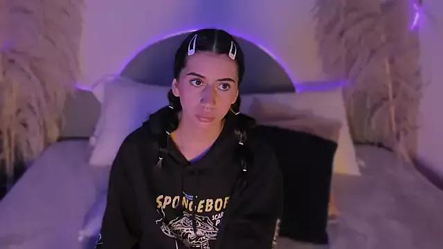 Melaniee_bae_ from StripChat is Freechat