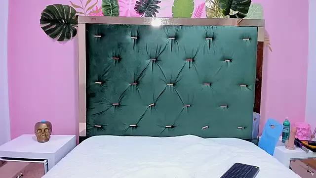 Try our streaming cams variety and talk on a personal level with our adorable girls streamers, showing off their bountiful shapes and dildos.