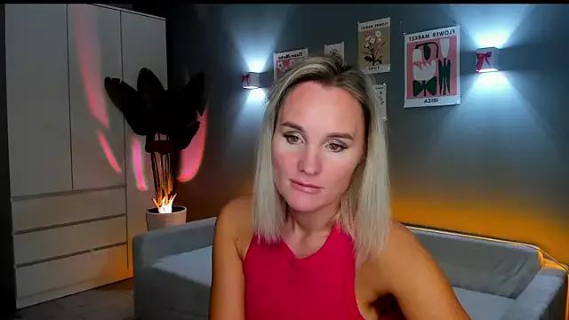 Melissa_Grande from StripChat is Freechat
