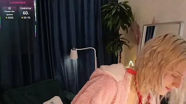 melissa_harlow from StripChat is Freechat