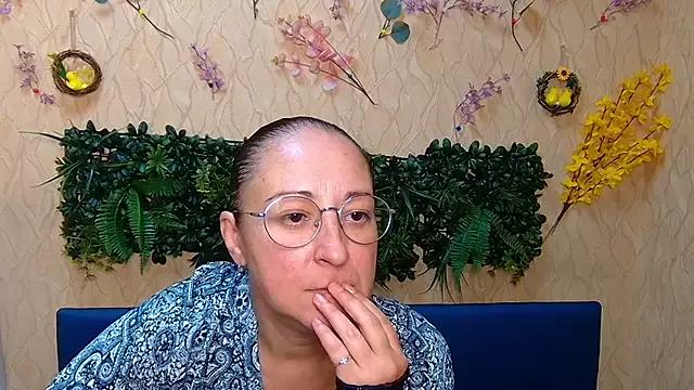 MelissaShell from StripChat is Freechat