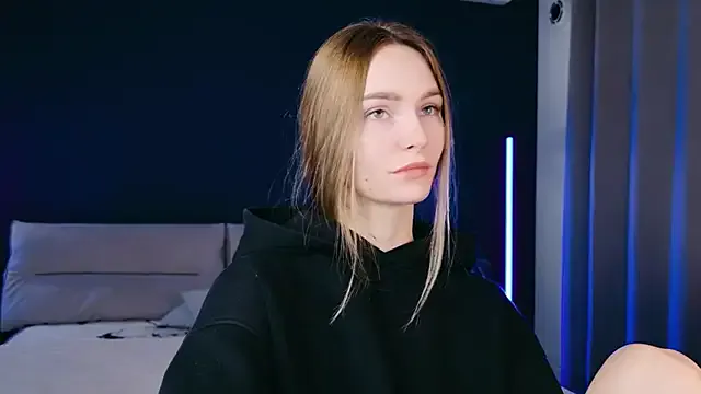 Melloudy from StripChat