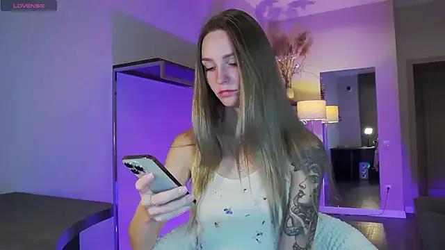 Melloudy from StripChat is Freechat